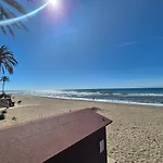 Beachside In Calahonda Διαμέρισμα *