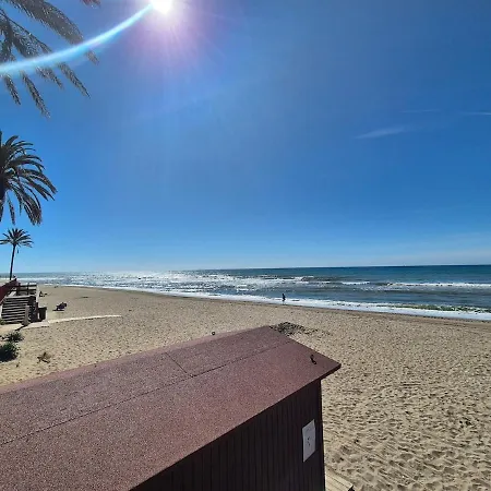 Beachside In Calahonda Appartement *